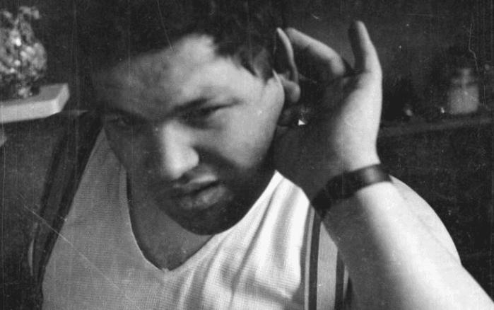 Eduardo Paolozzi with his hand to his ear